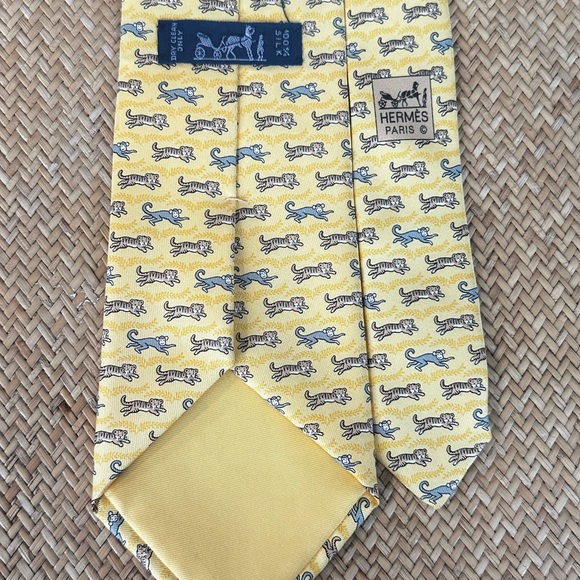 Hermes Men’s Yellow and Blue Monkey and Cat Patterned Neck Tie - Picture 3 of 5